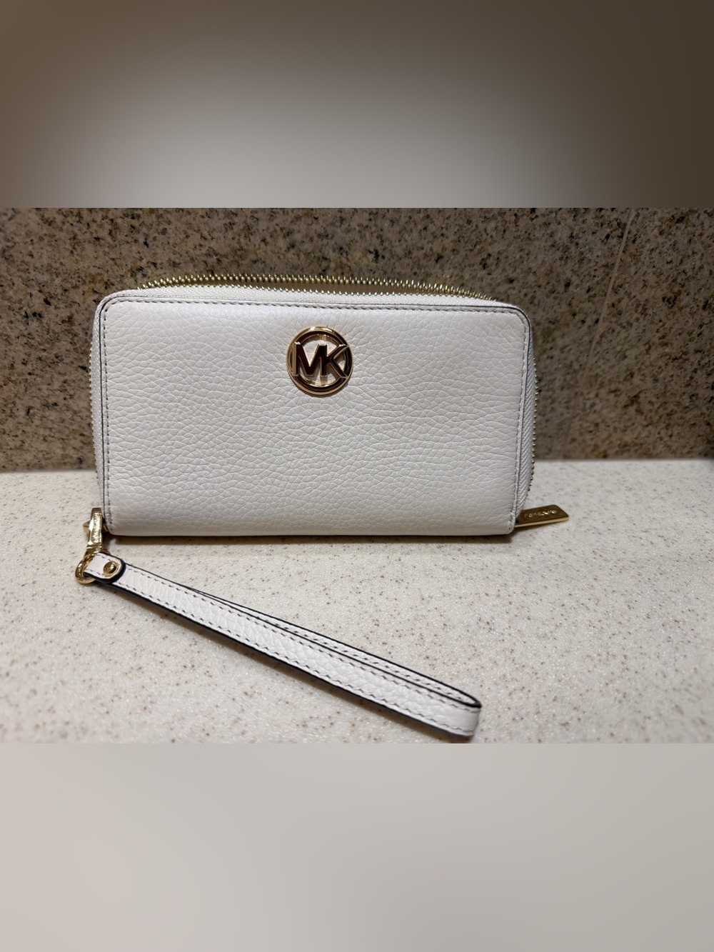 Michael Kors Fulton Lite Cream Leather Zip-Around Wallet Wristlet NWOT